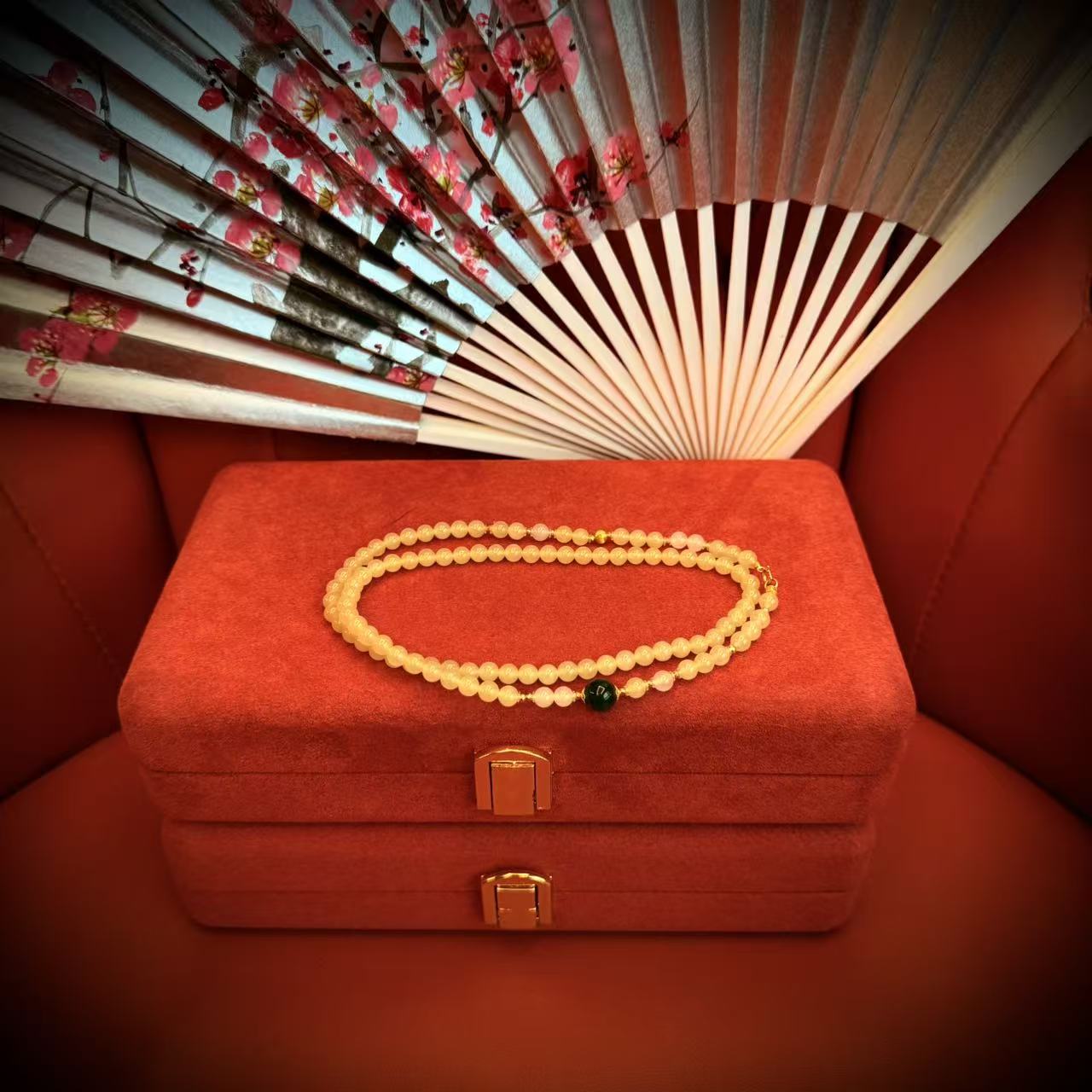 壹屿珠宝     110713    18 K金配件 和田玉典藏级颈饰