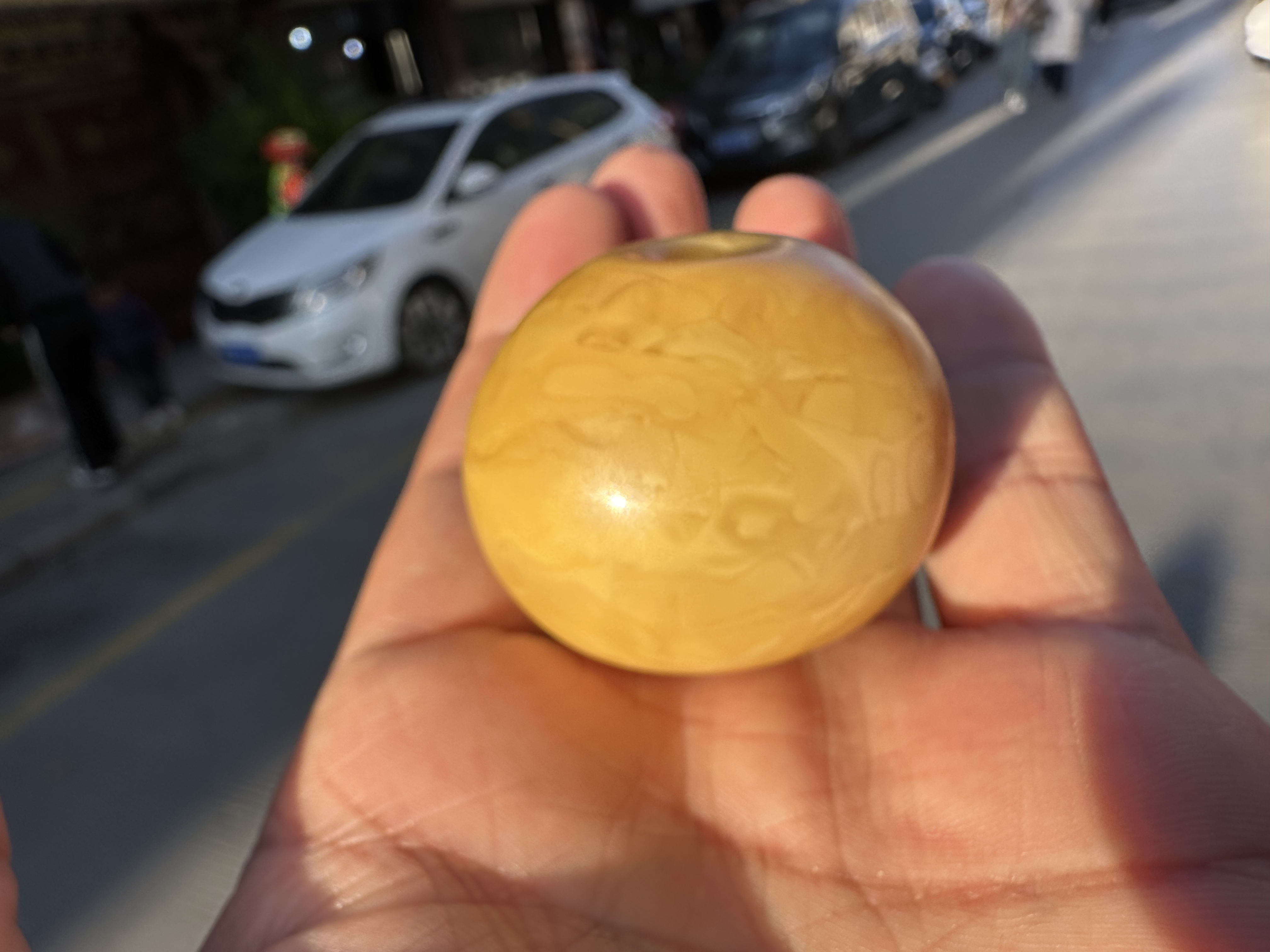 圆珠满蜡鸡油黄质地百搭转运饰品