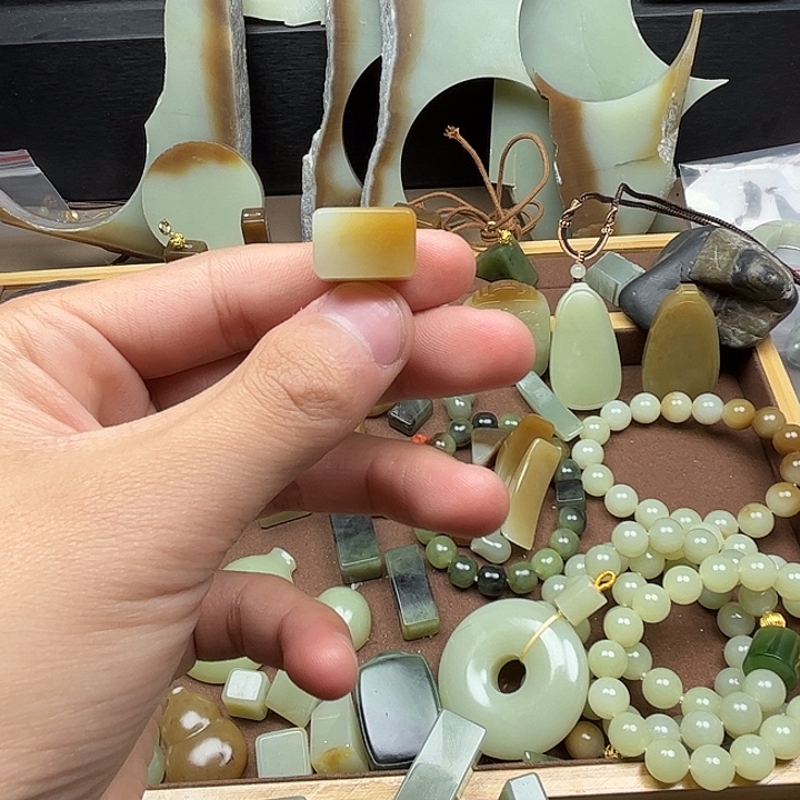 和田玉未镶嵌挂件