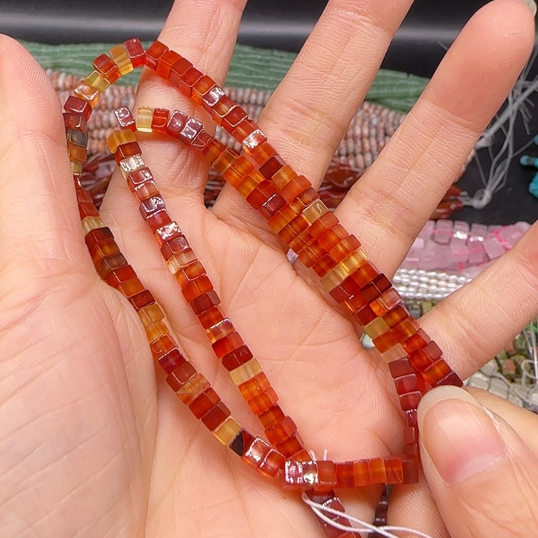 玛瑙/玉髓合金珠宝半成品红玛瑙4mm方隔片一条