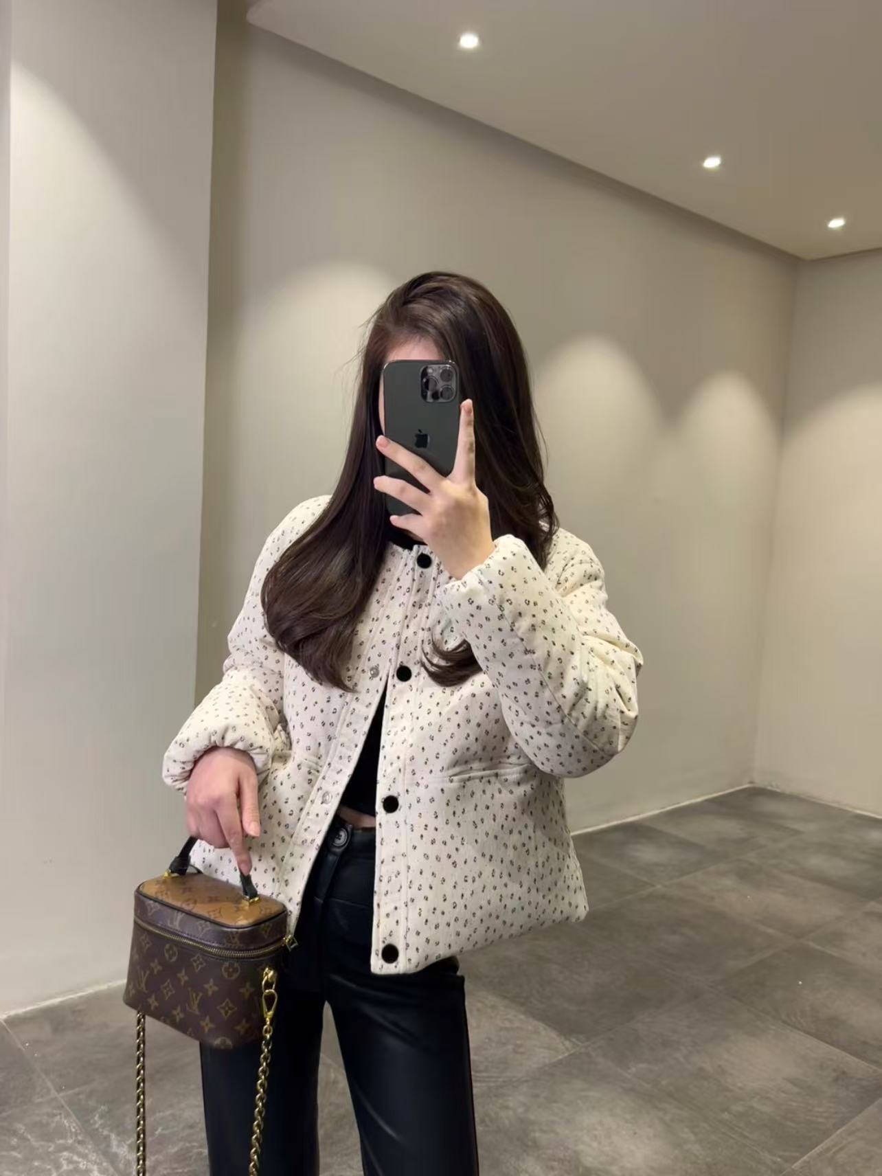 设计款 无领抽绳波点小款羽绒服