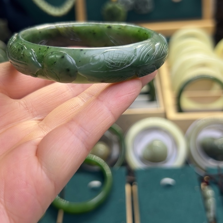 和田玉手镯未镶嵌56.8圈围3815