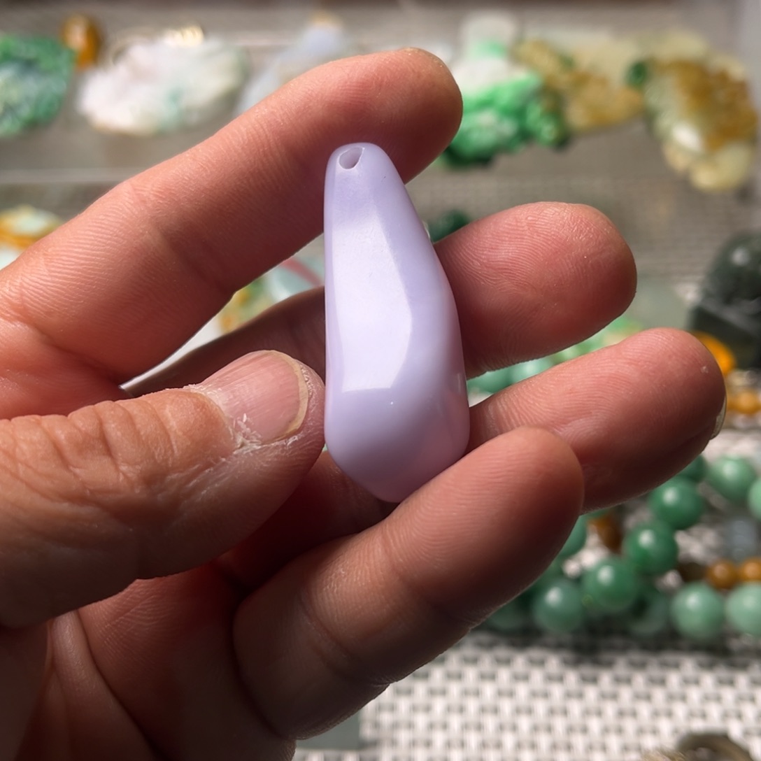 翡翠颈饰未镶嵌石头