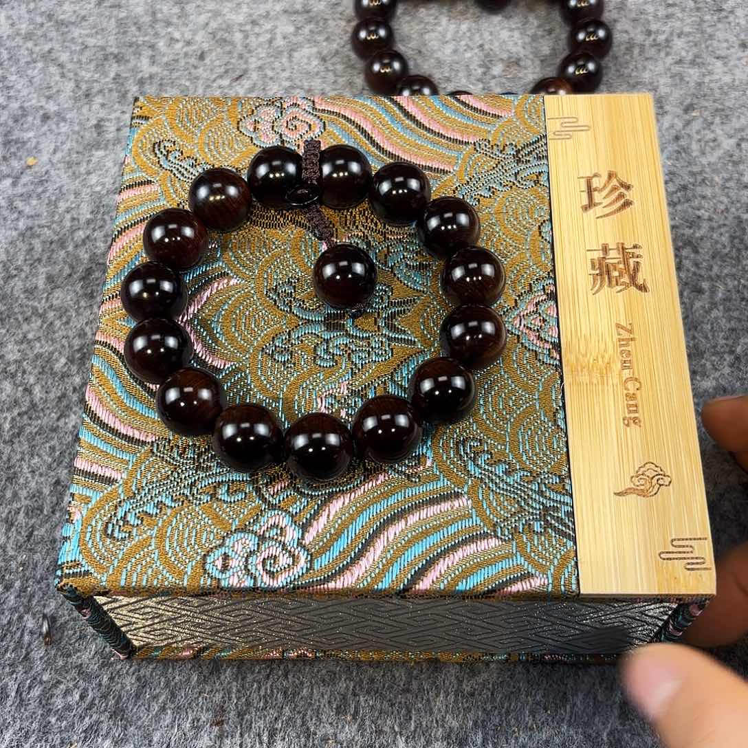 崖柏1.5五灵脂结油崖柏 特档稀有品 奇香