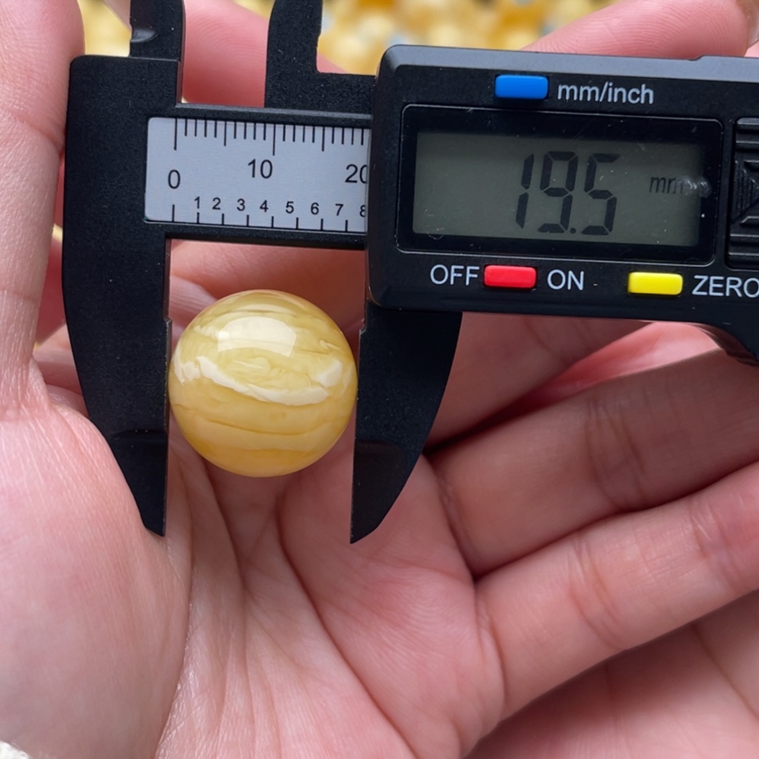 琥珀未镶嵌裸石蜜蜡圆珠笑