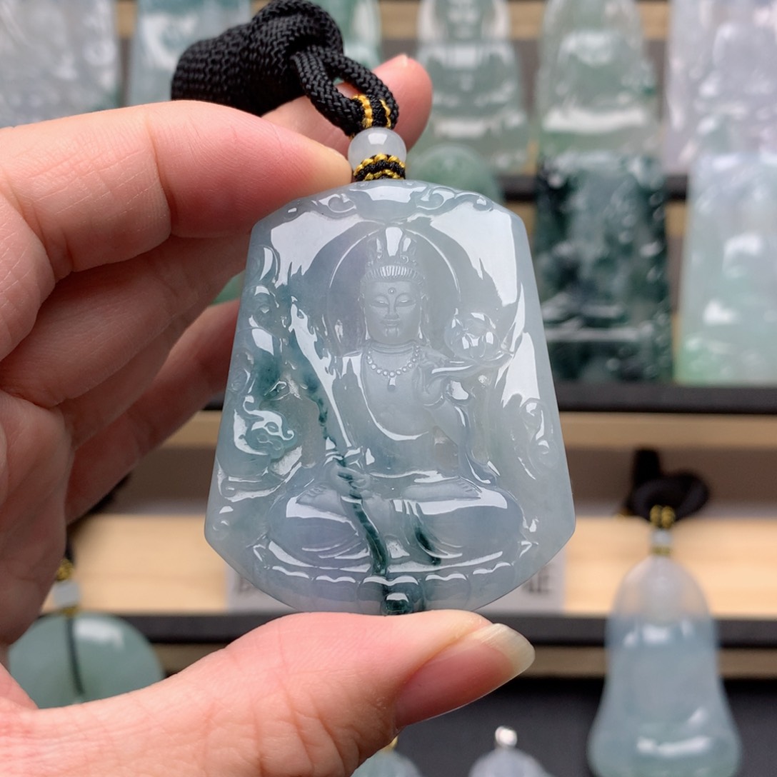 颈饰未镶嵌翡翠虚空藏