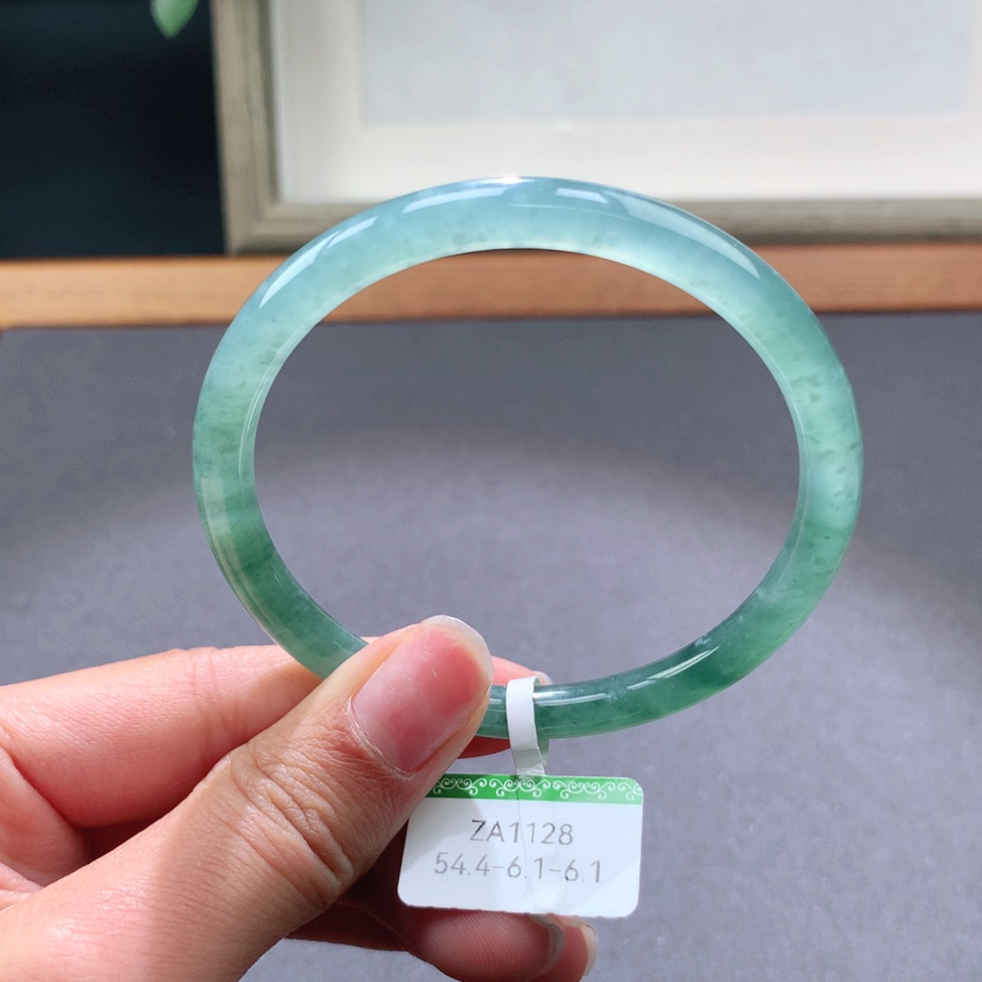 翡翠手镯未镶嵌天然翡翠手镯叮当镯