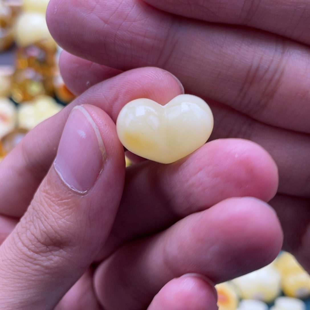 诺***琥珀未镶嵌裸石蜜蜡