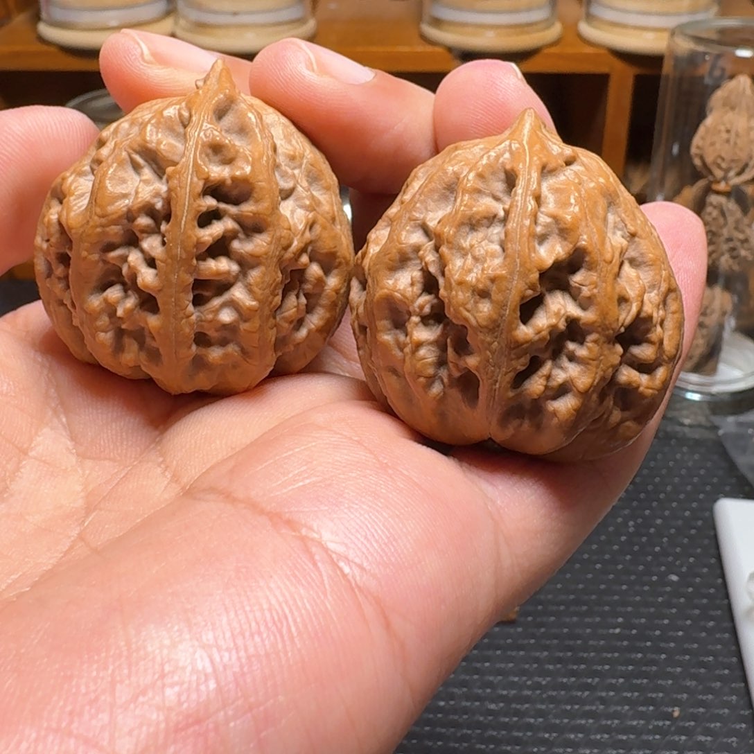 文玩核桃把件红皮马蹄