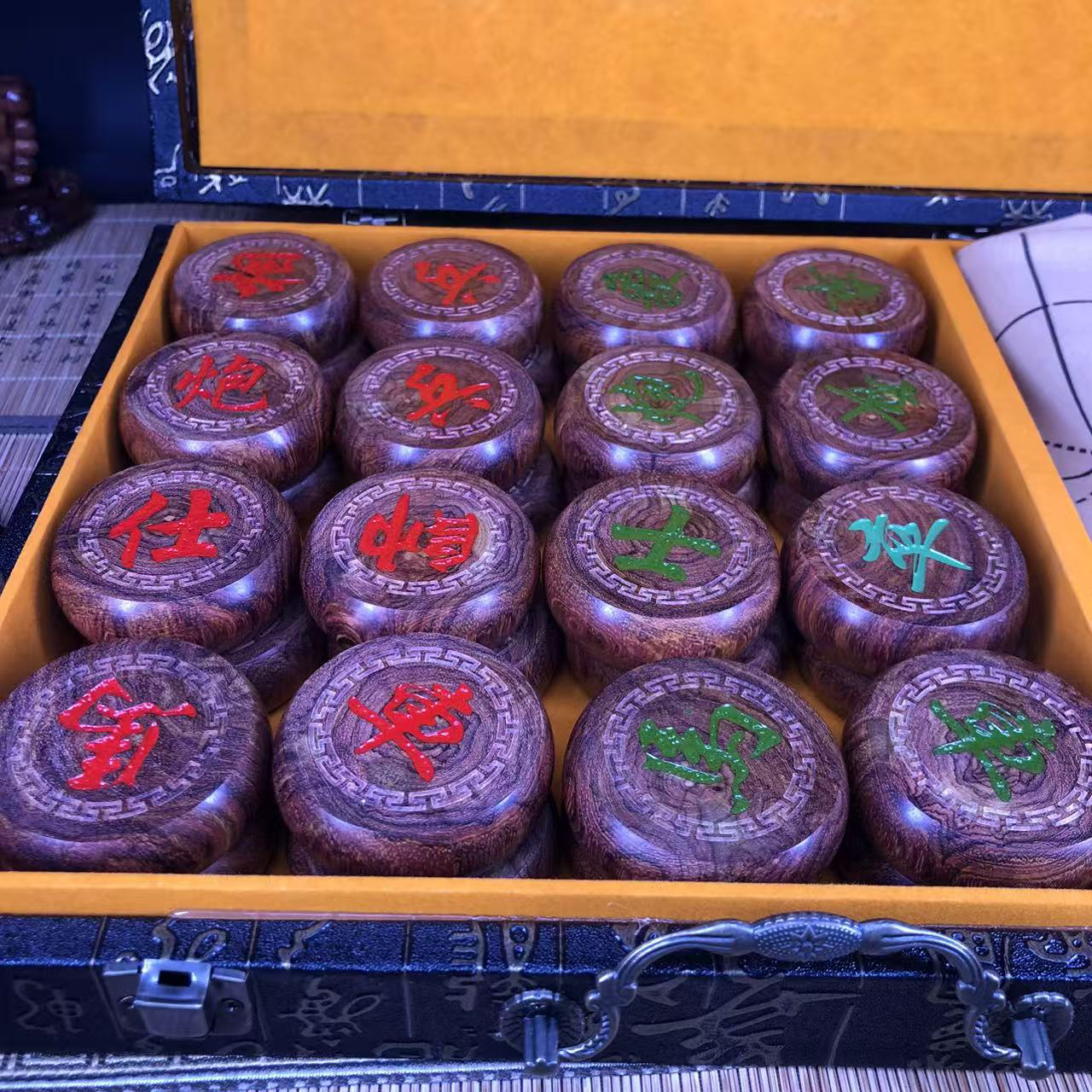 海南黄花梨蝶纹鬼眼中国象棋高档收藏送礼佳品