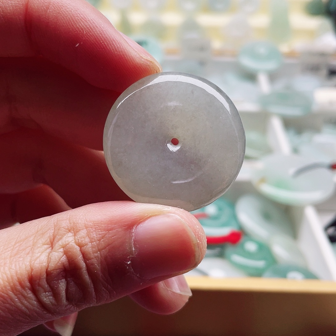 翡翠颈饰未镶嵌天然翡翠