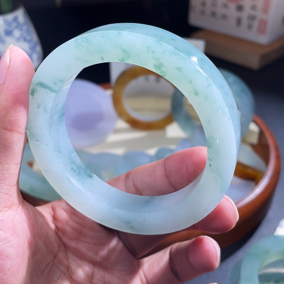 未镶嵌手镯定制翡翠