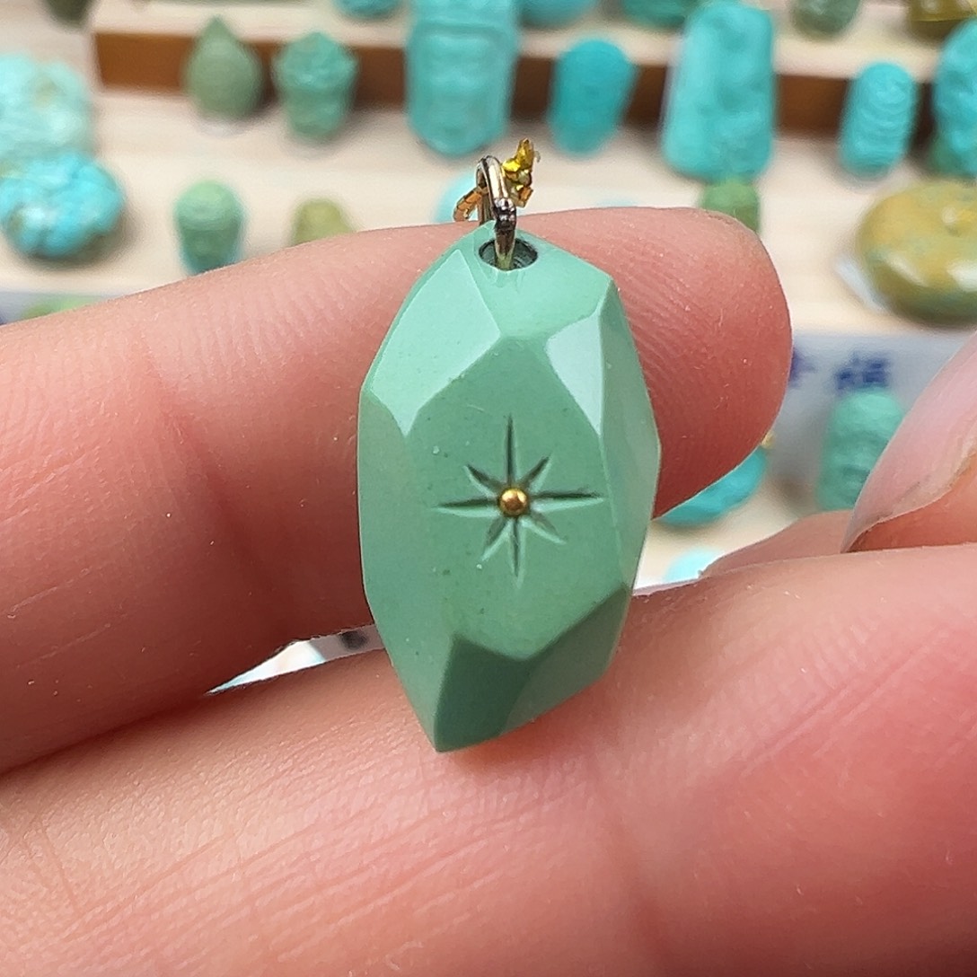 绿松石配饰未镶嵌