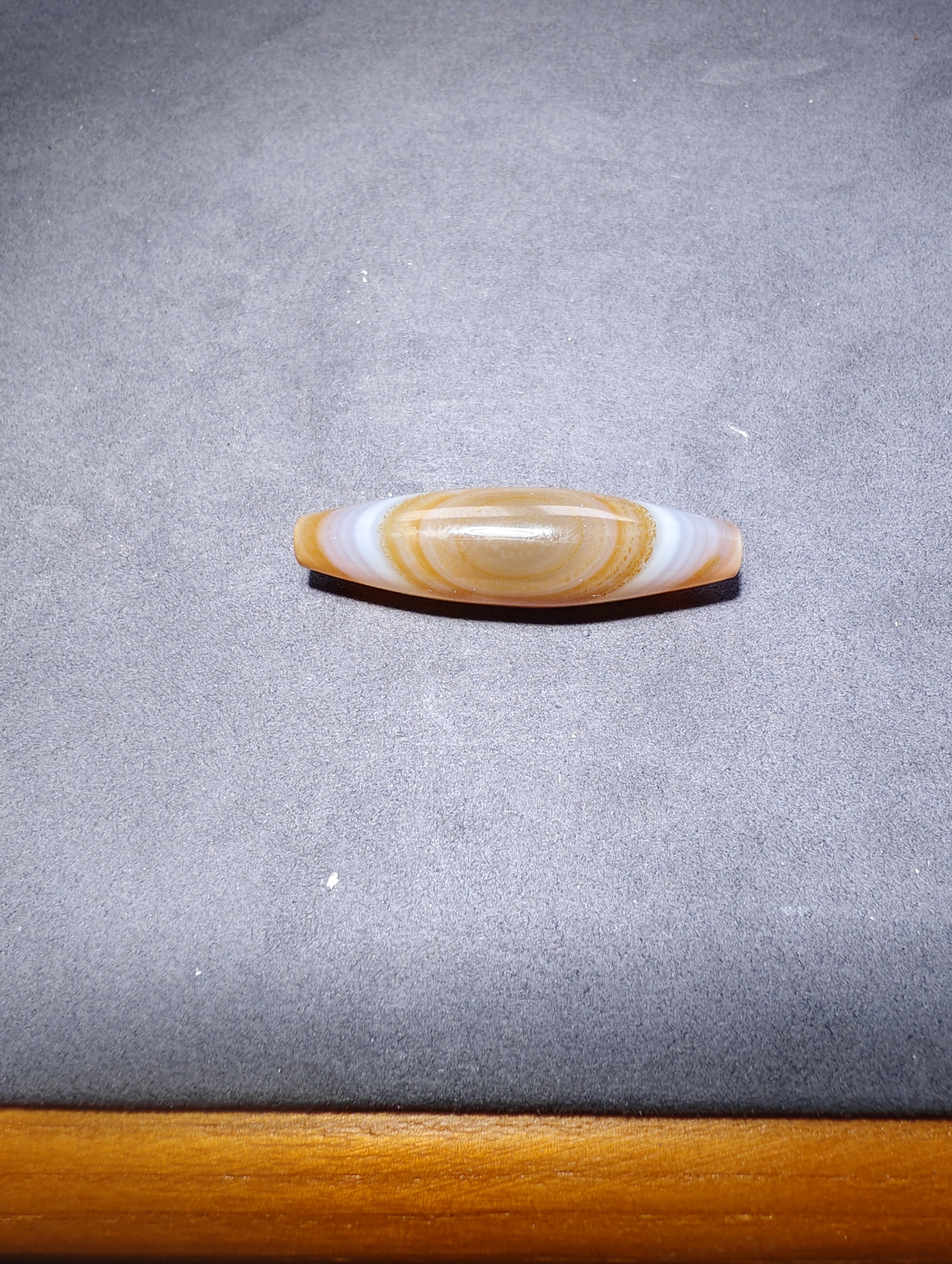 天然巴西玛瑙原石打磨正一眼锁骨珠