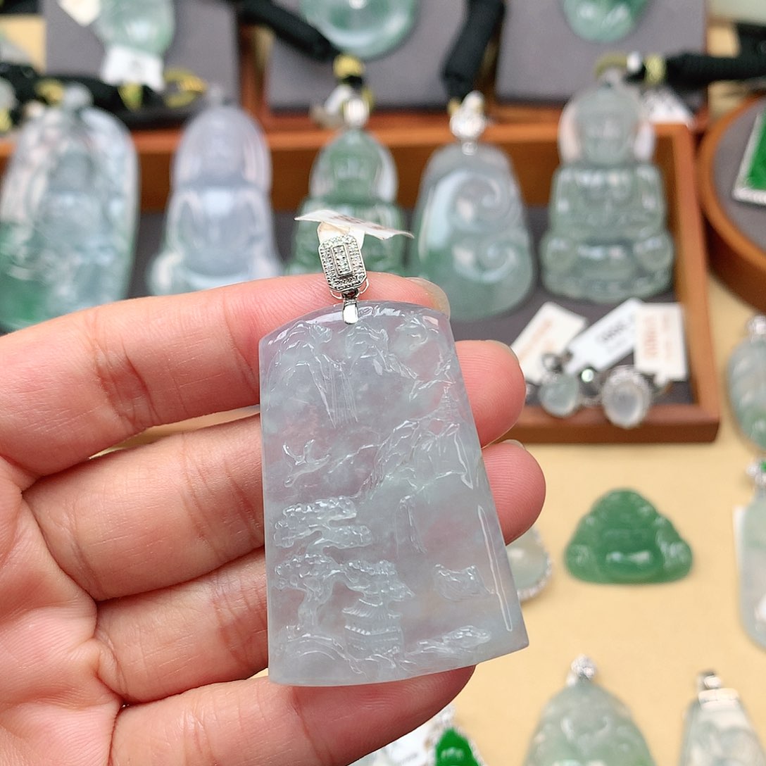 翡翠颈饰未镶嵌山水牌