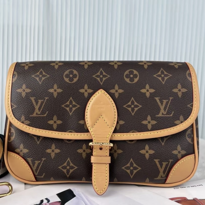 99新 LouisVuitton/路易威登 /法棍现代款/斜跨单肩无/米兰