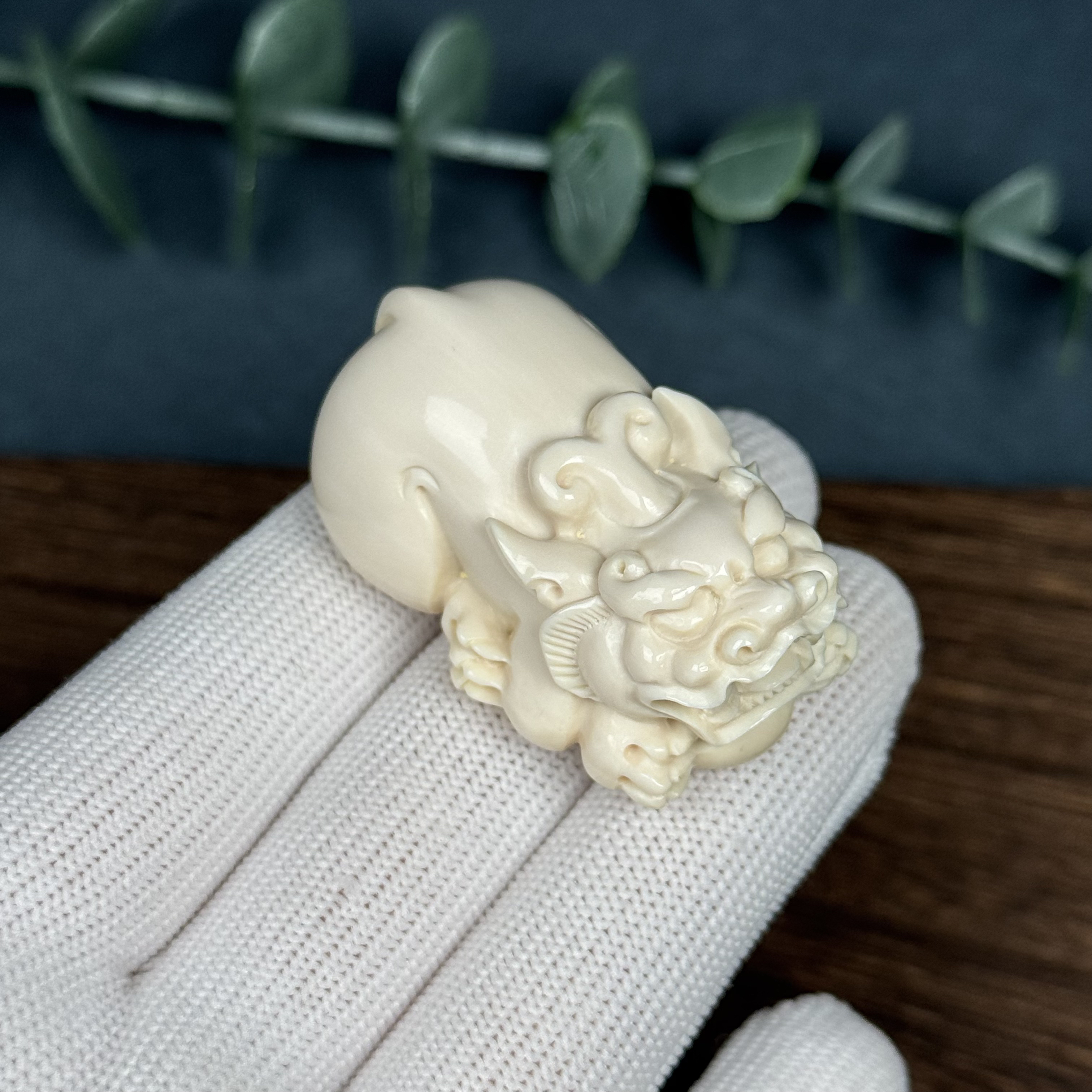 H3488天然猛犸牙 雕刻貔貅27*44*20mm支持复检 假一罚十十