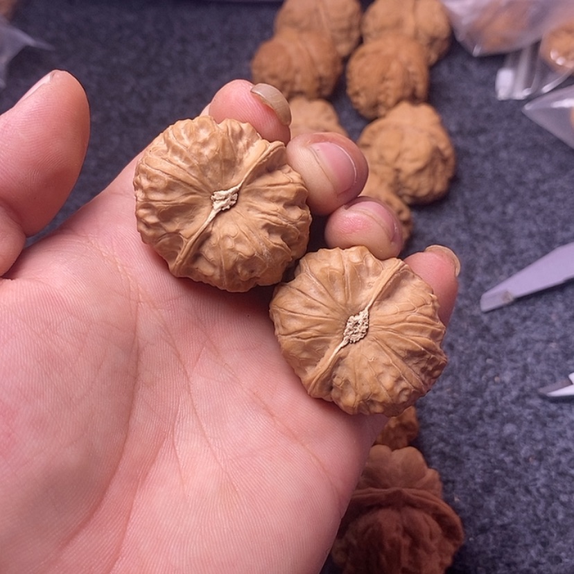 【闪购商品】文玩核桃吊坠40门头沟元宝