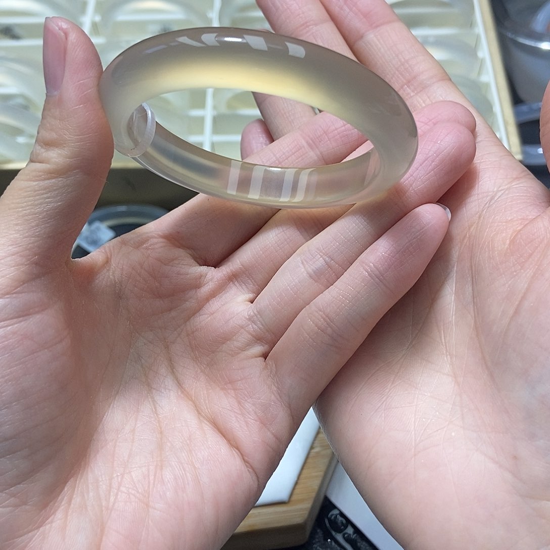 玛瑙/玉髓手镯未镶嵌016