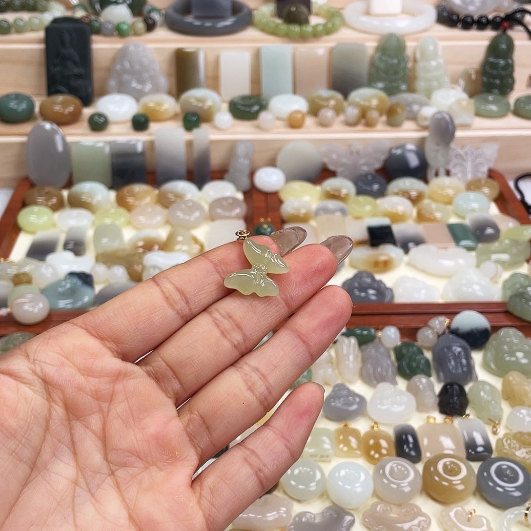 和田玉18K金镶嵌吊坠(不含链)