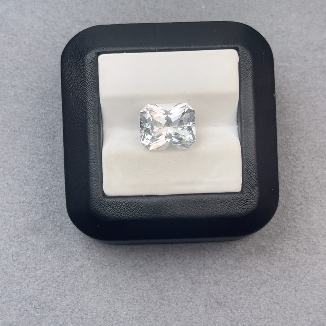 托帕石裸石未镶嵌天然全净无瑕9.83CT