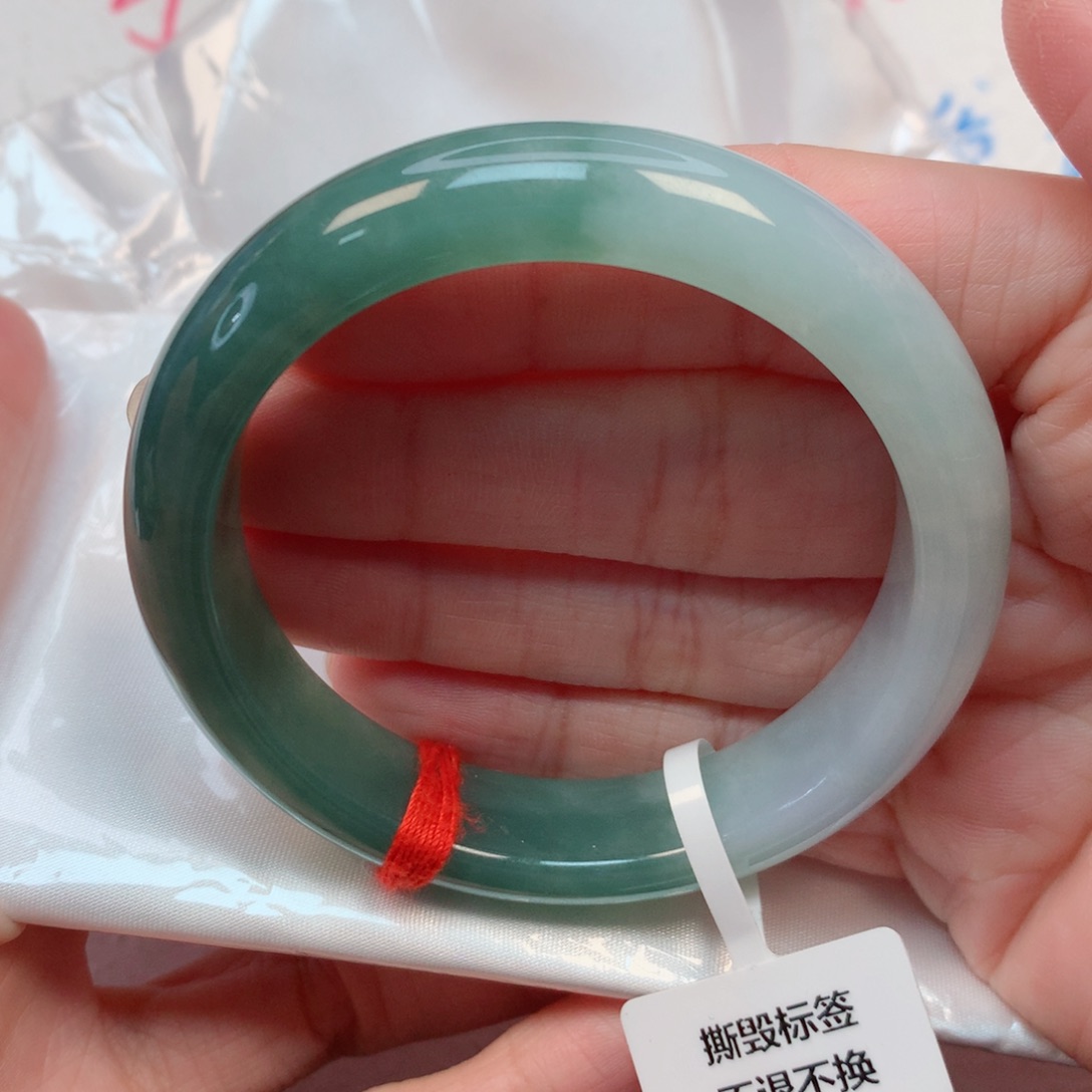 翡翠手镯未镶嵌53.7圈 半山水
