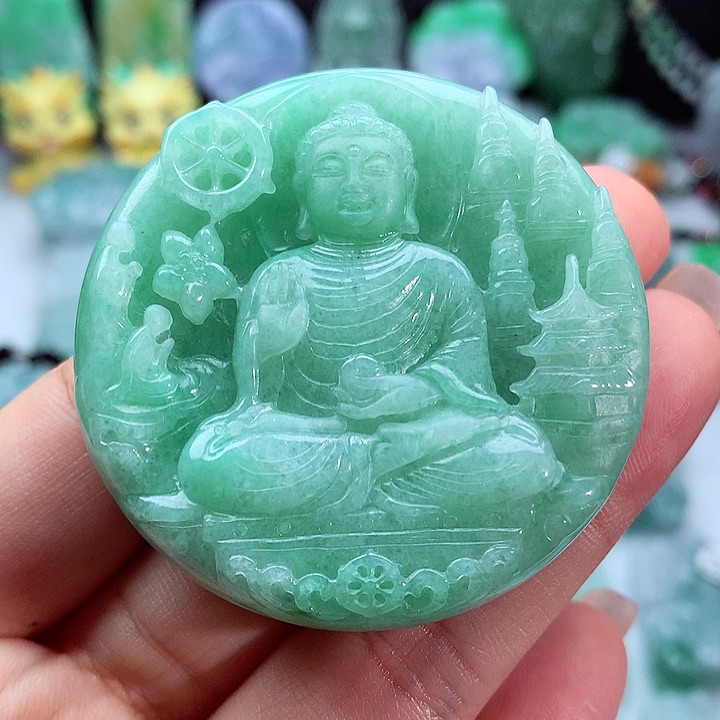 翡翠颈饰未镶嵌翡翠