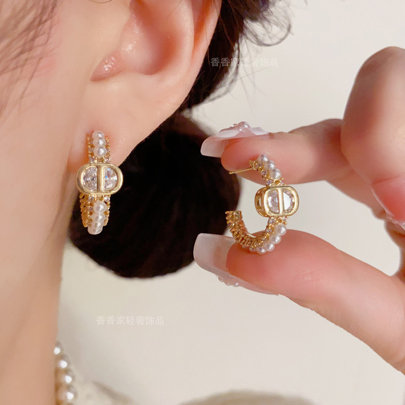 铜合金耳饰 轻奢CD字母珍珠耳环女新款纯银针耳饰秋冬高级感耳钉