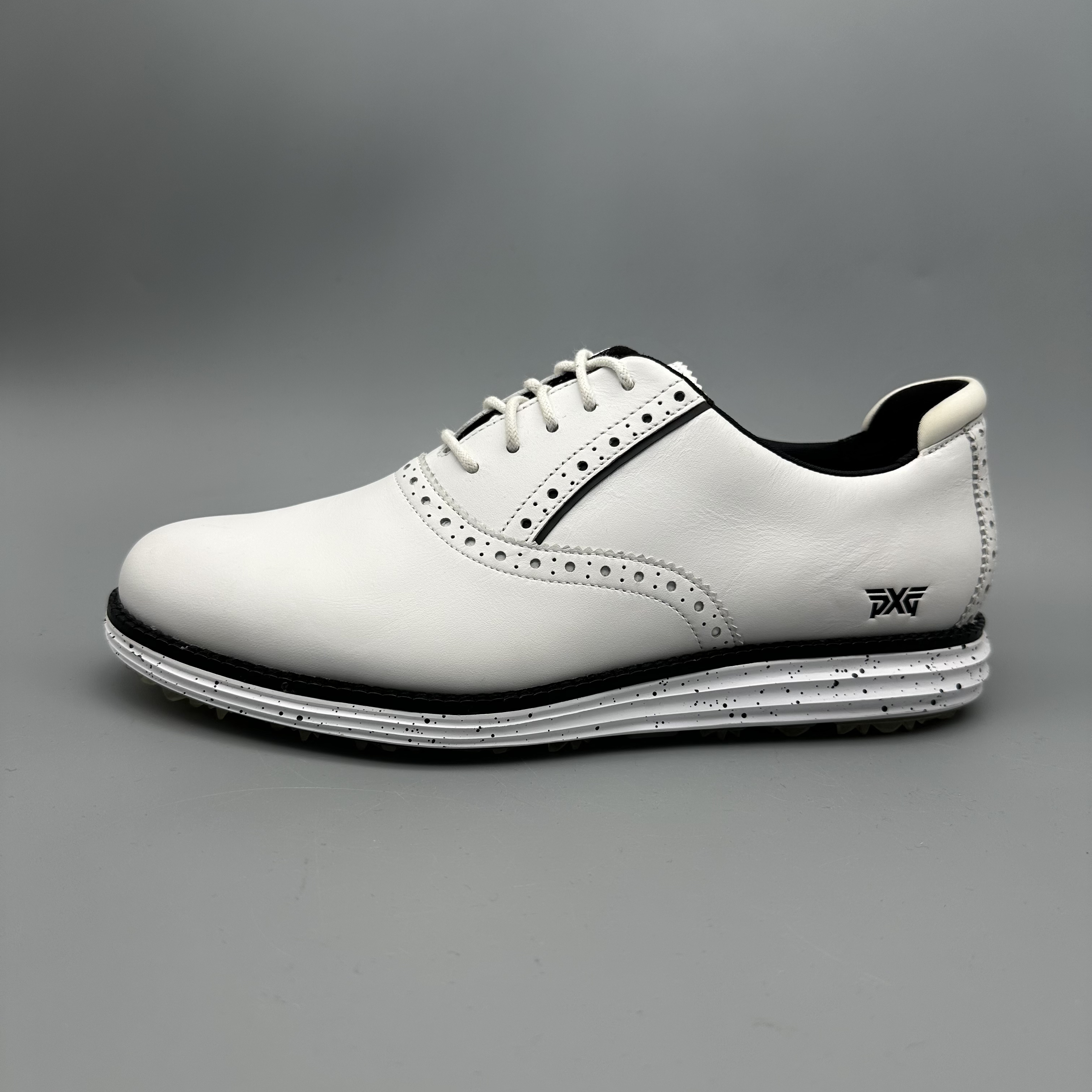 co048 可 白色雕花系带单鞋 时尚百搭