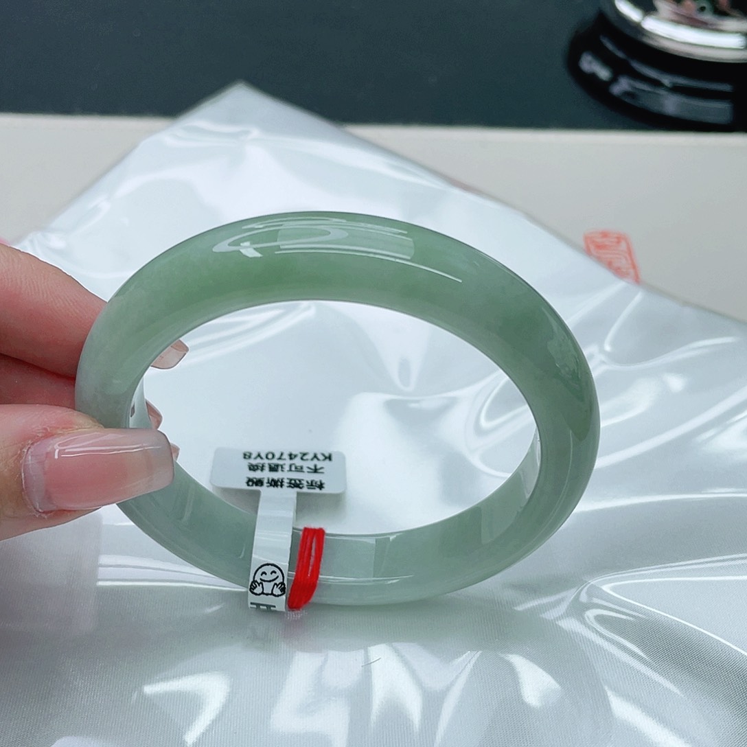 翡翠手镯未镶嵌正59.7