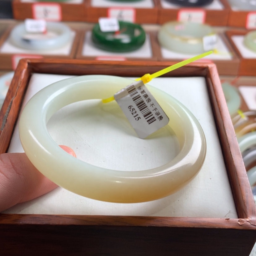 【闪购商品】和田玉手镯未镶嵌54.5