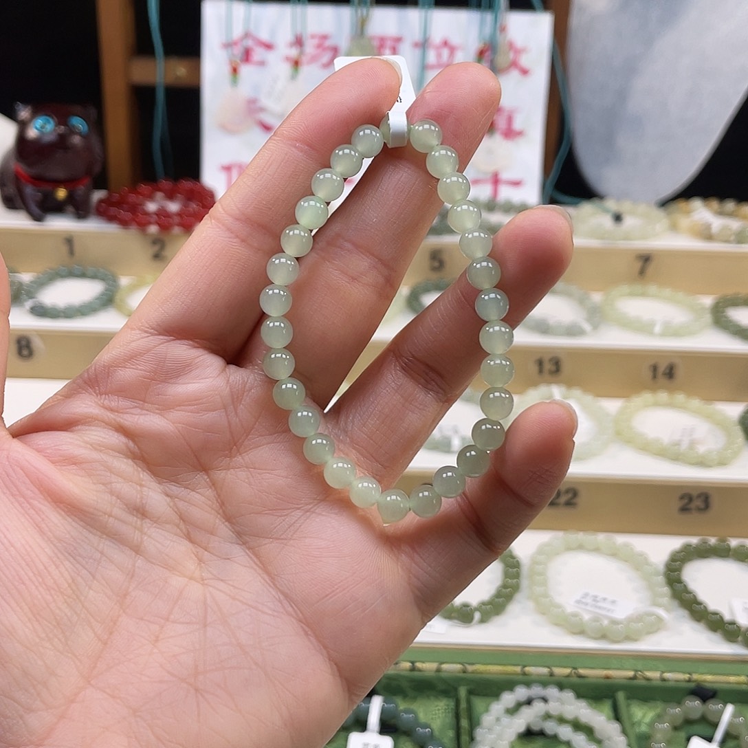 宇***者和田玉未镶嵌手链