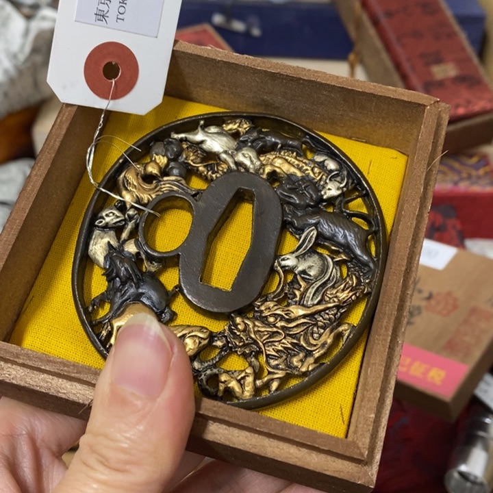 瓷片哈中古工艺品一件