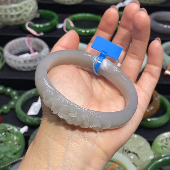 和田玉手镯61+圈口 编号82贵妃镯未镶嵌