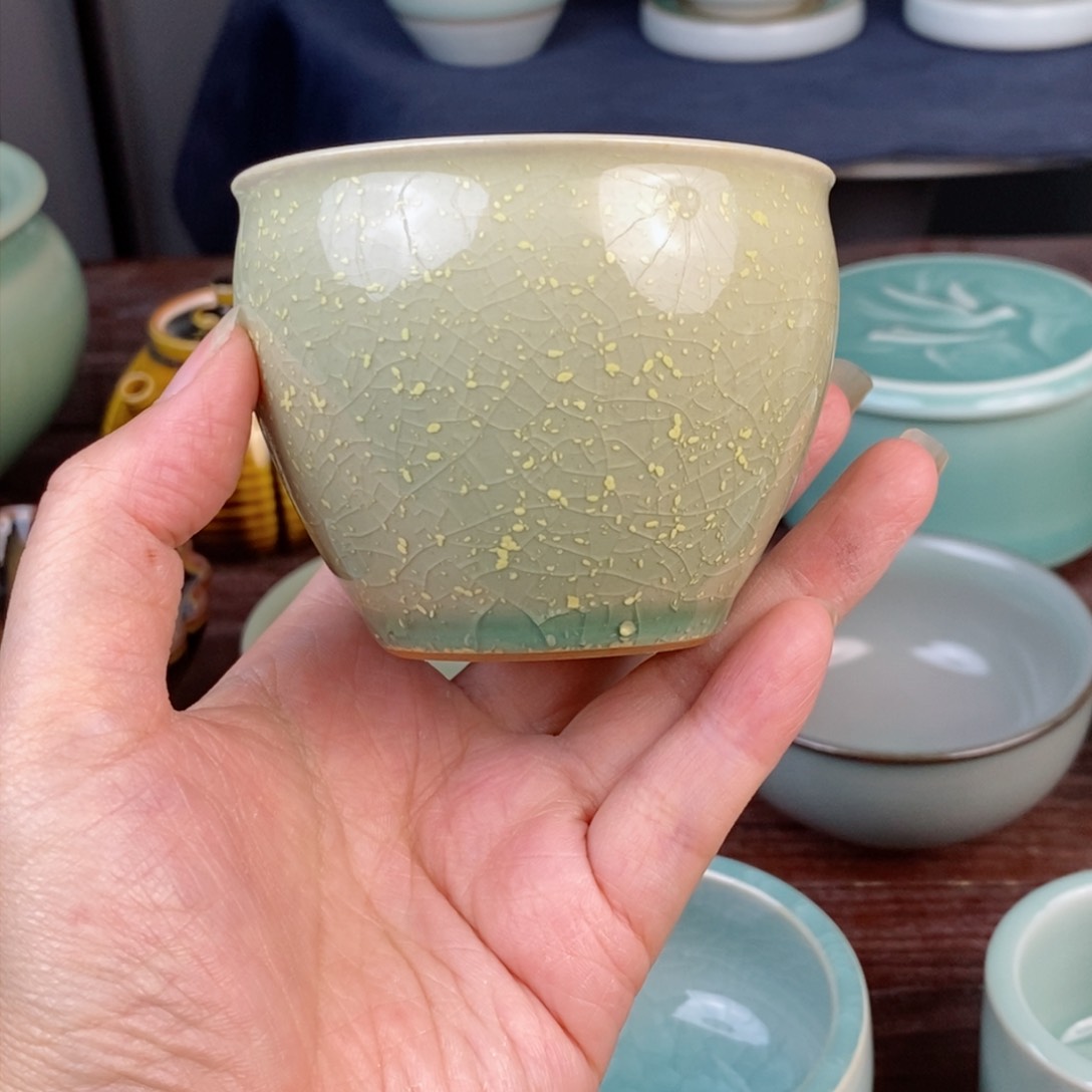 朱砂胎梅子青结晶釉缸杯 开片