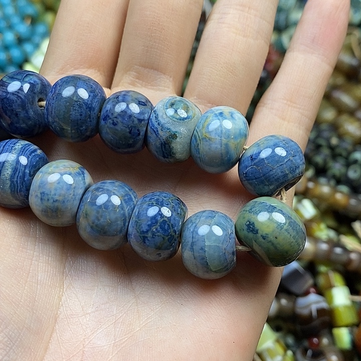 未镶嵌颈饰玛瑙/玉髓冯*宝