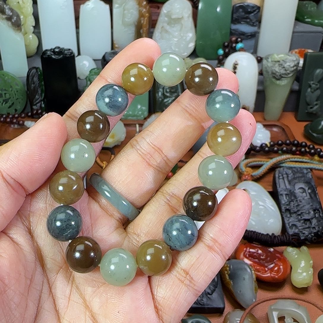 和田玉颈饰未镶嵌