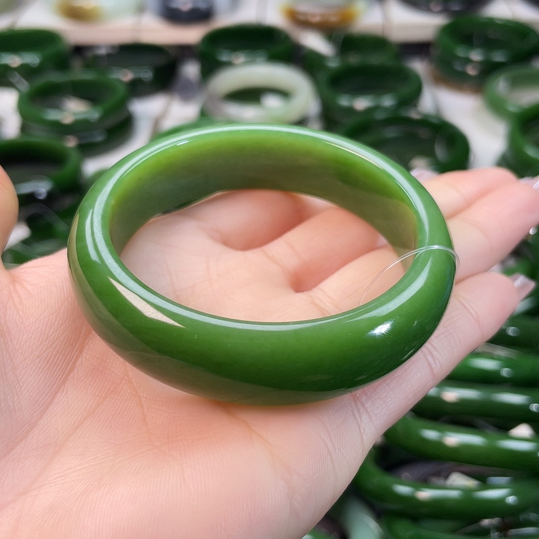 和田玉（碧玉）手镯未镶嵌