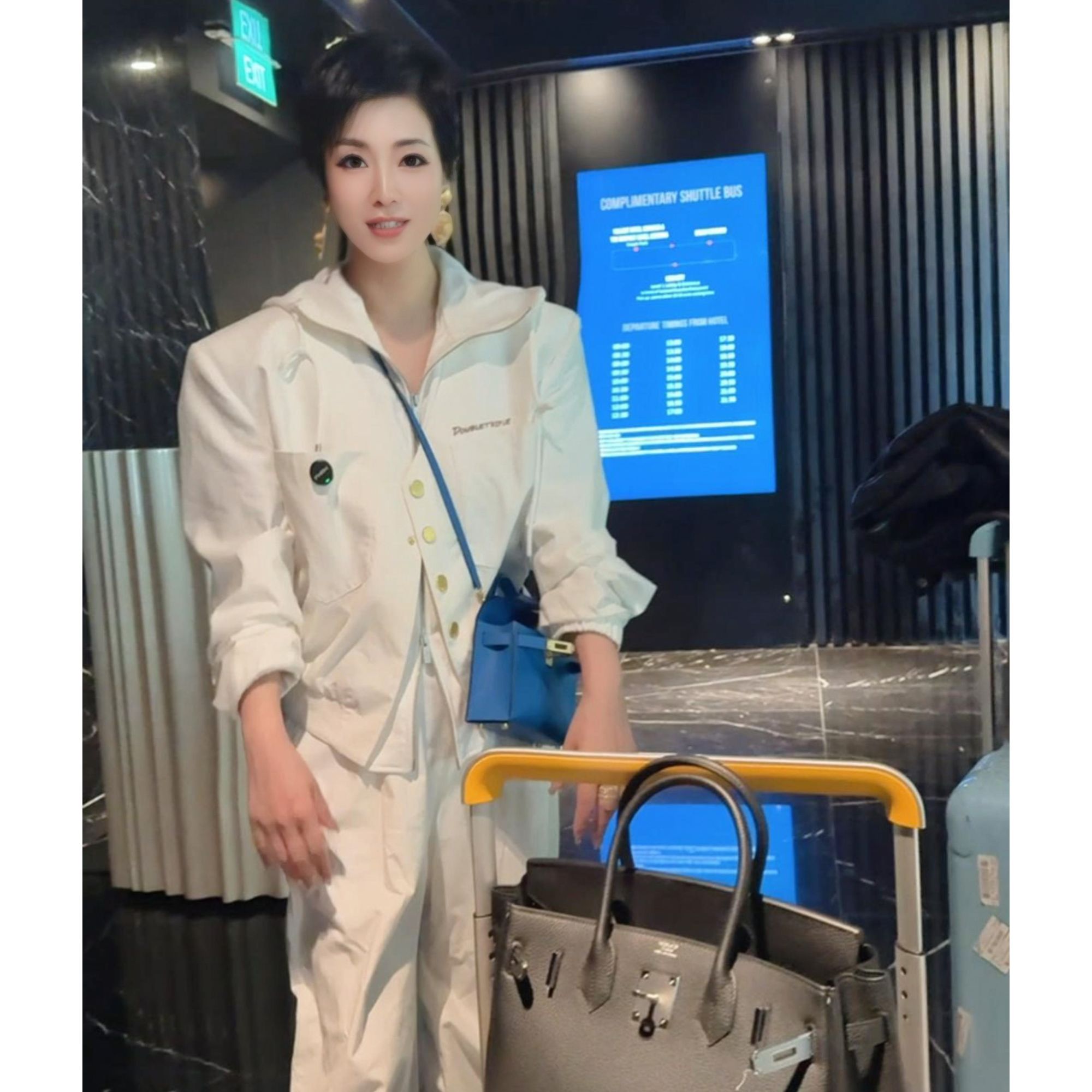 【顾文婷推荐】YOUWEI有尾 肌理棉堆袖刺绣短版外套 DT2324103