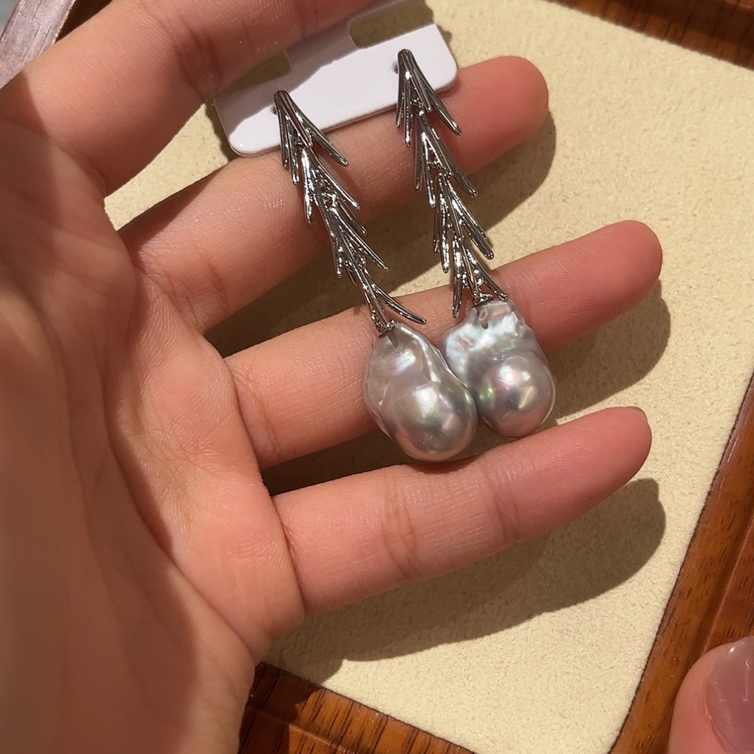 淡水珍珠合金颈饰