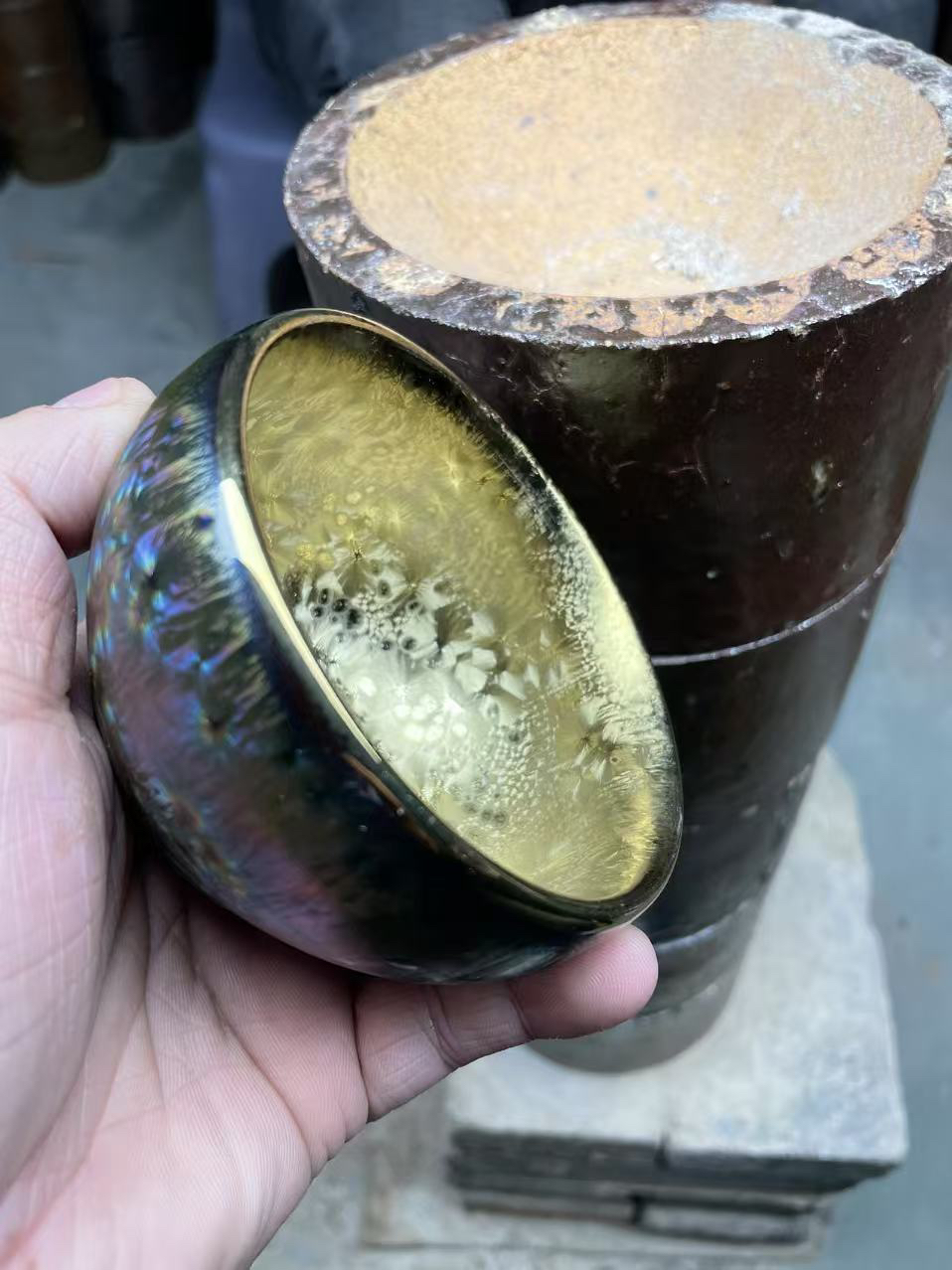 七彩金油滴钵钵器