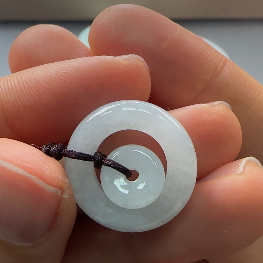 翡翠颈饰未镶嵌母子扣