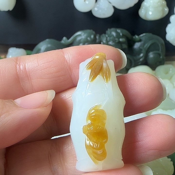 和田玉（糖玉）未镶嵌挂件