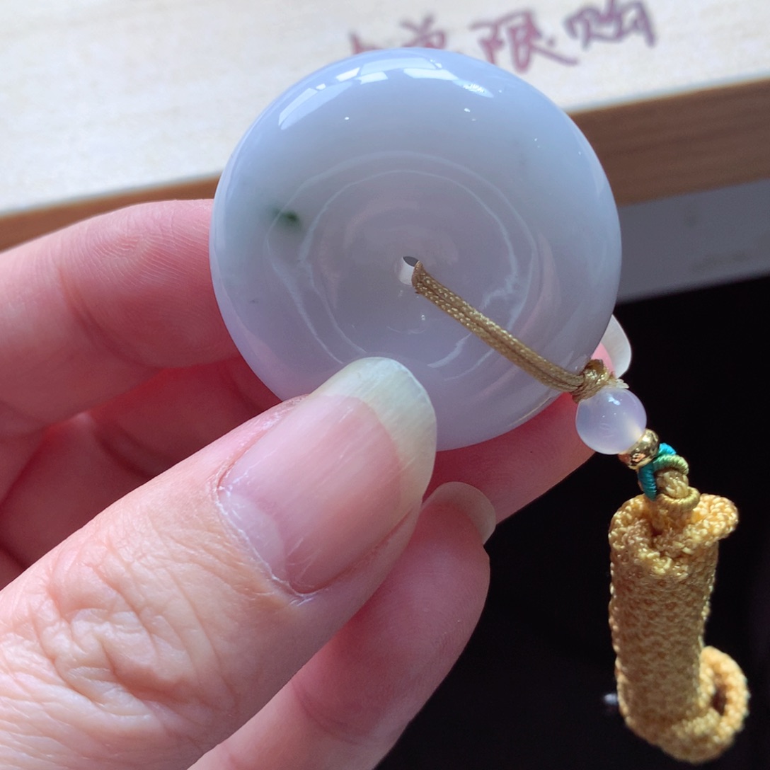 翡翠颈饰未镶嵌吊坠