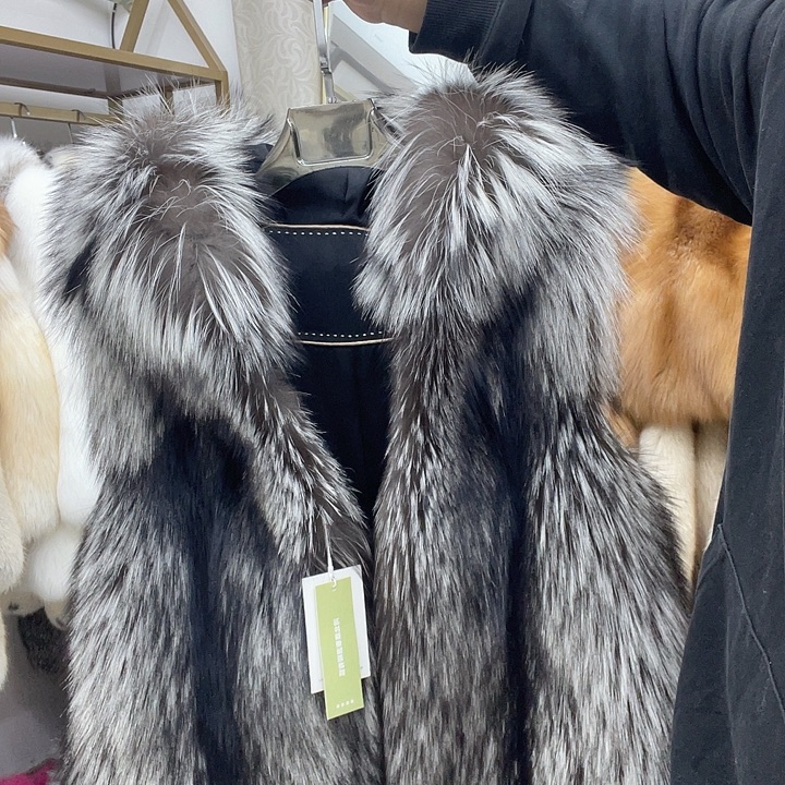 进口银狐带帽马甲