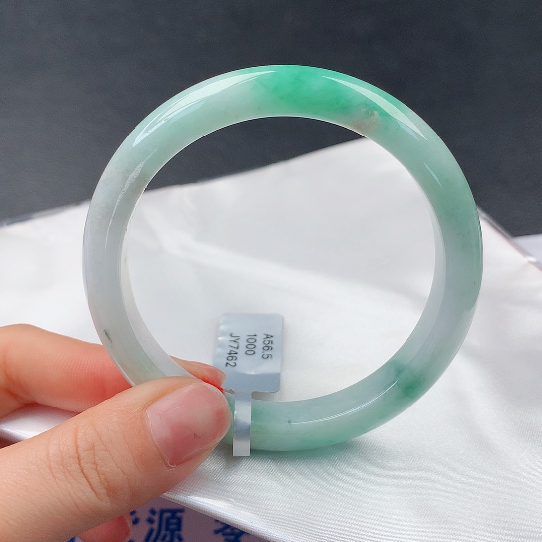 翡翠手镯未镶嵌81正57