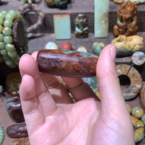 未镶嵌岫岩河磨玉（透闪石质玉）挂件