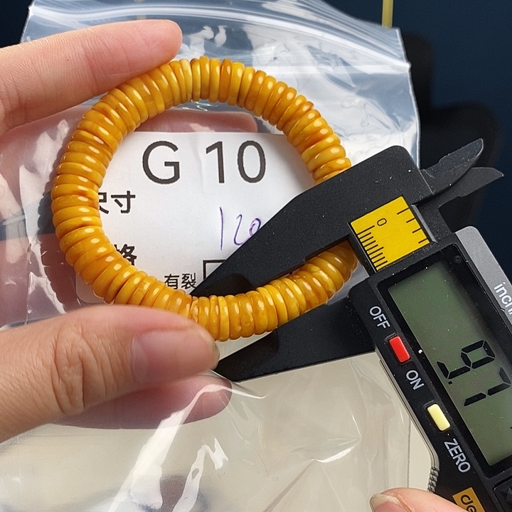 蜜蜡未镶嵌珠宝奇石