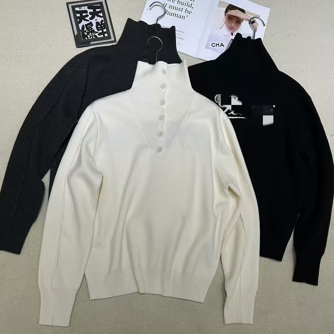 079-21202 纽扣高领后背字母针织套头衫