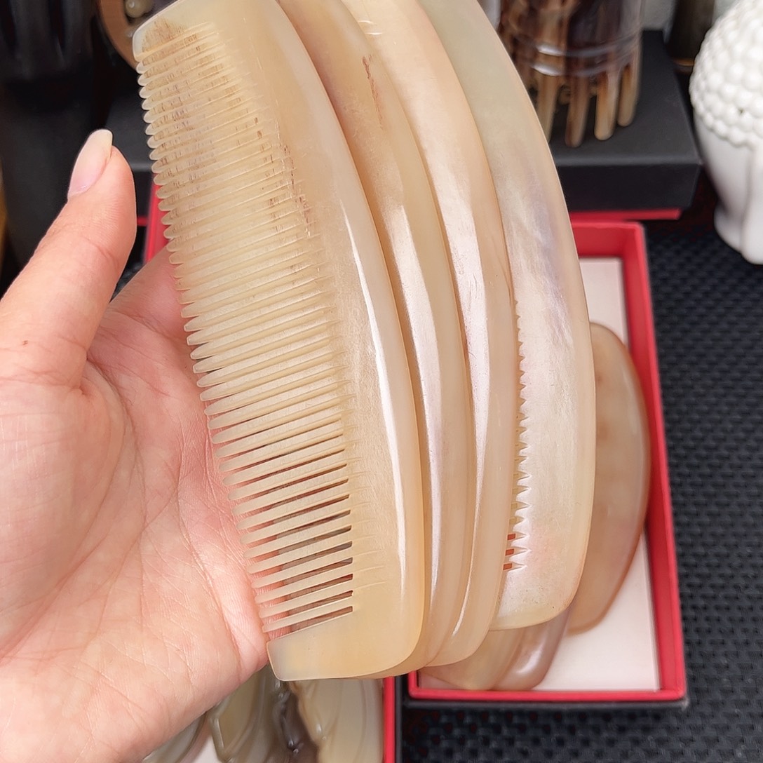 纯手工制作纯牛角梳子